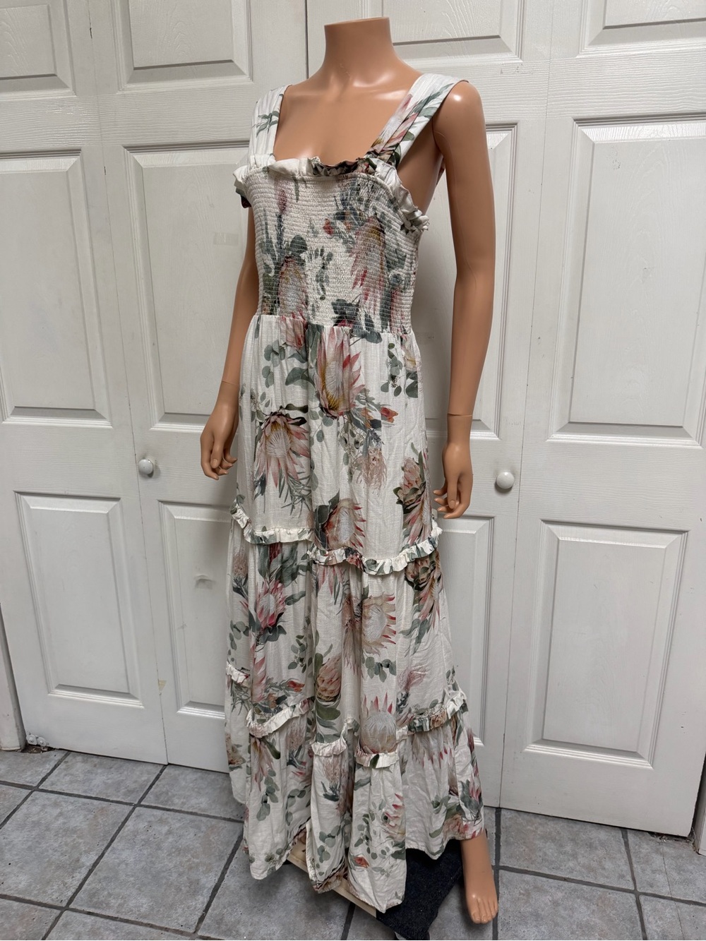 Express Linen Bland Floral Smocked Tiered Maxi Dress Size L - Picture 14 of 15